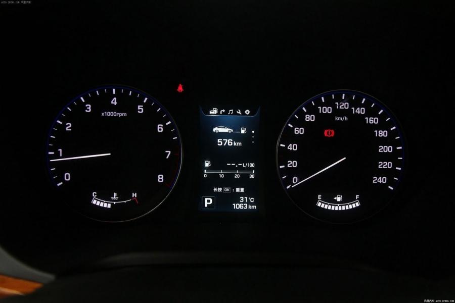 Панель приборов Hyundai Mistra 2014 года  (CN) (фото 33 из 44)